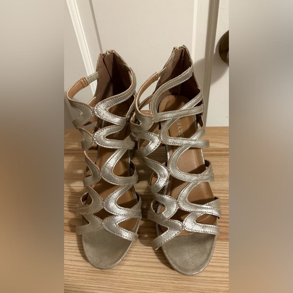 Maurice’s Women's Golden Strappy Wedge Sandals Sz 8.5 - Picture 3 of 10